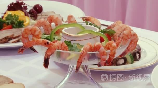 虾仁酱瑞典餐桌上的美味沙拉视频