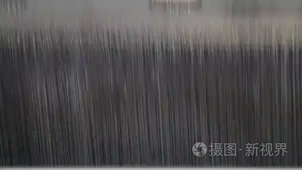 在纺织工厂生产自动化的技术视频