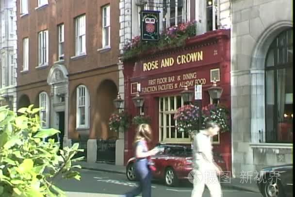 玫瑰和皇冠酒吧在伦敦