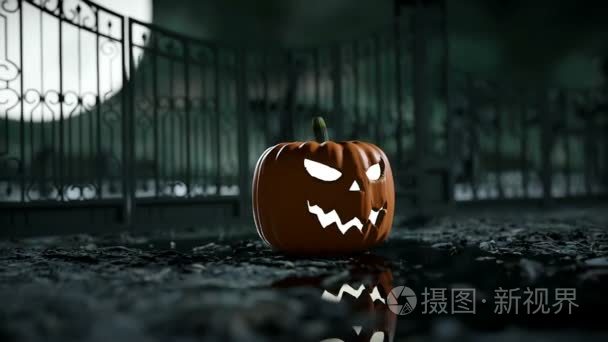 万圣节南瓜在阴森的墓地里。Hallowenn 的概念。逼真的动画