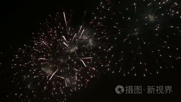 伟大的烟花在夜空中视频