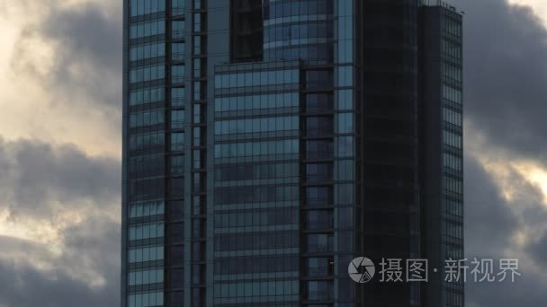 摩天大楼建设  企业建设  云和天空