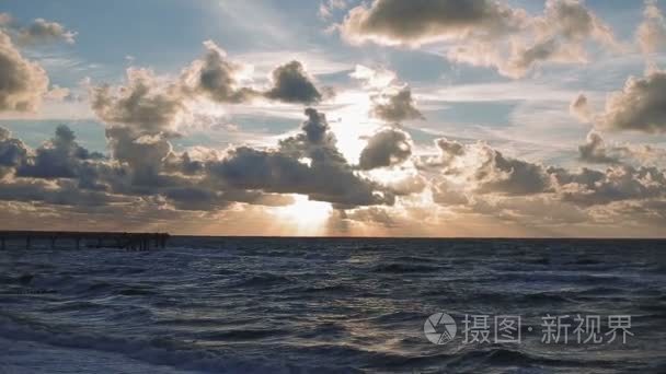 美丽的日落海滩海上视频