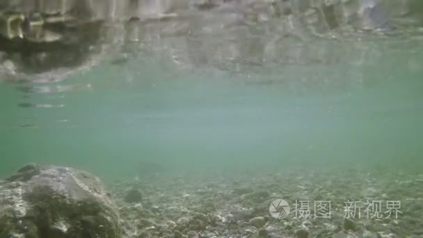 水下拍摄的浅水湖泊水视频