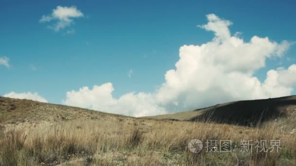 山上风和云视频