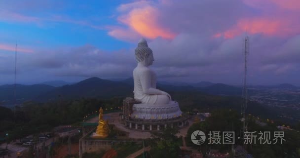 普吉岛的大佛的航拍甜日落视频