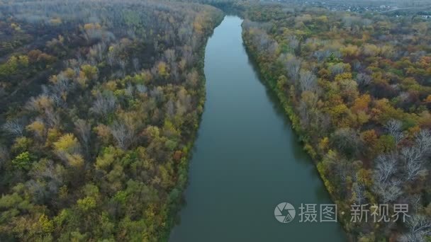 一条小河在农村的航拍视频视频