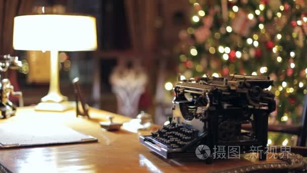 复古圣诞内政与旧打字机视频