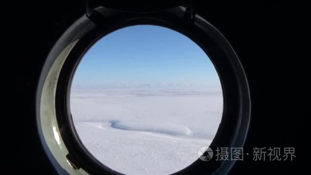 从直升机的窗户冬天视图视频