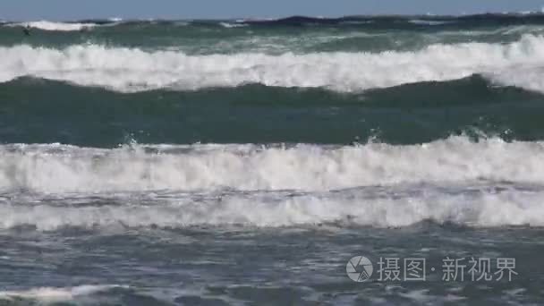 波涛汹涌的海面风