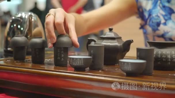 仪式上介绍了中国茶杯子和碟子视频