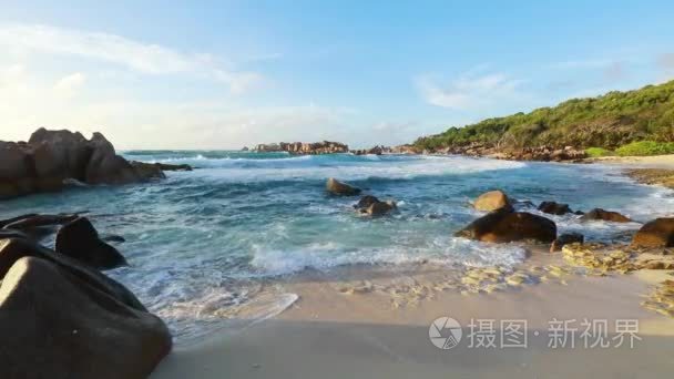 拉迪在塞舌尔海滩的美景视频
