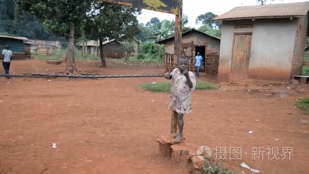 街景与乌干达儿童