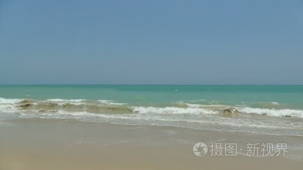 海滩和大海在马尔代夫岛视频