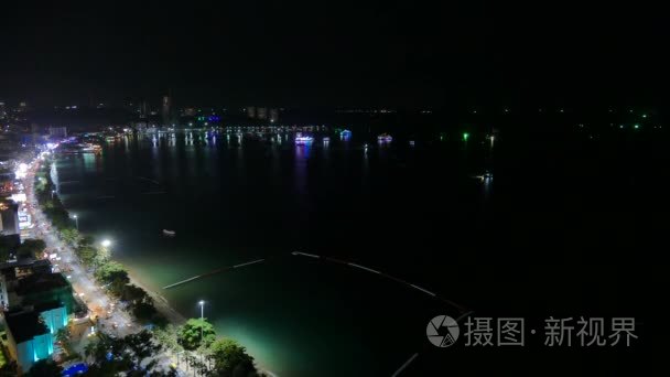 夜间在泰国帕塔亚城市