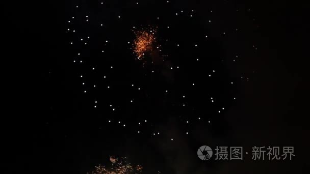 炫彩烟花在夜空中视频