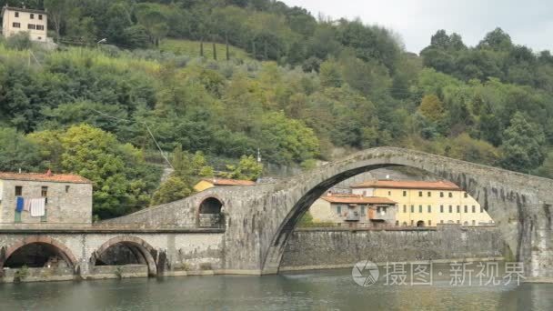 魔鬼的桥或蓬德拉马达莱娜在意大利