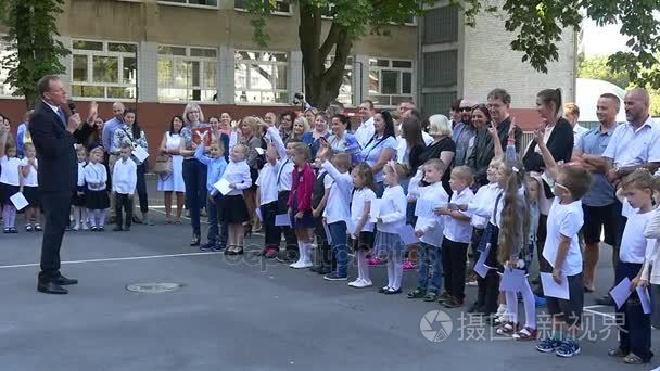 一年级小学生知识一天学校主任会见