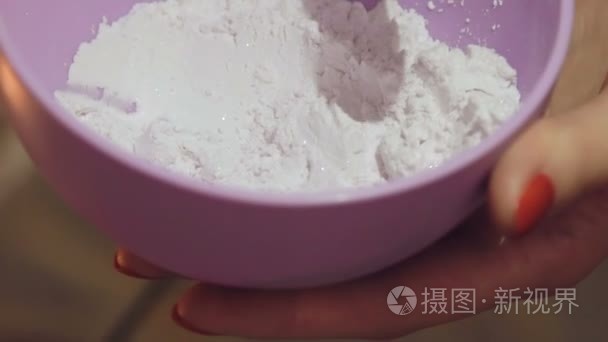 化妆品矿物颗粒的面具视频