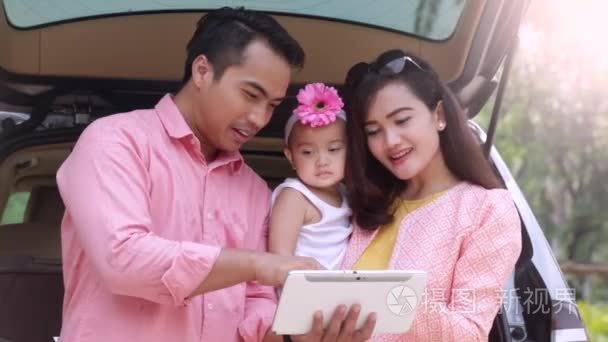 亚洲家庭自驾旅行视频