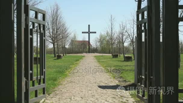 在俄罗斯的德国军事纪念公墓视频