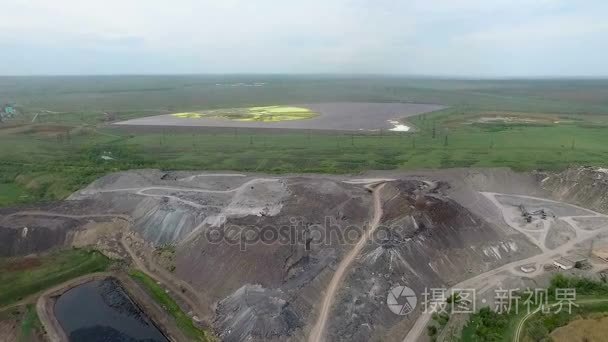 废钢厂和污水处理水水库视频