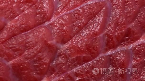 鲜嫩多汁的生牛肉肉