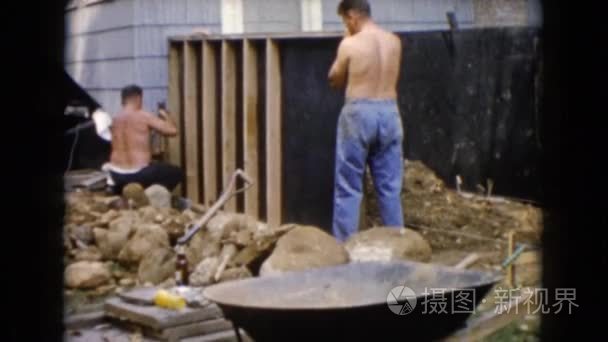 在建设工地上工作的男人视频