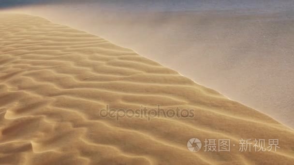 沙子吹过来的沙漠沙丘