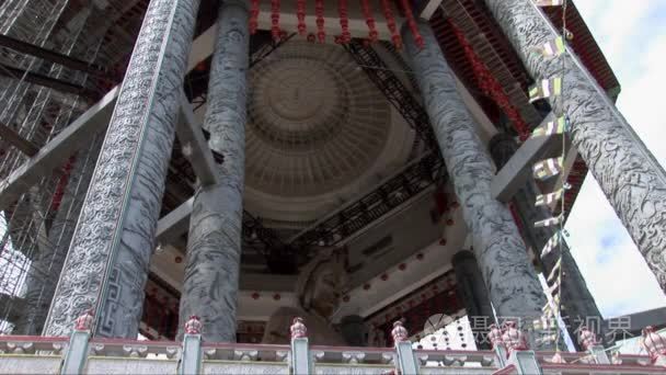极乐寺外的巨型雕像视频