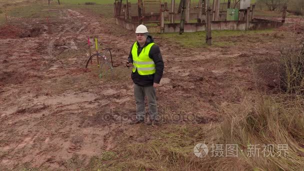 检查电缆附近变电站电工工程师