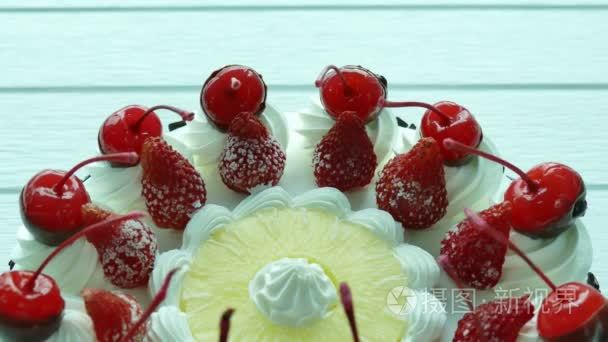 樱桃和草莓蛋糕视频