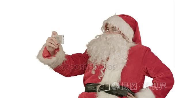圣诞老人带白色背景上的自拍照视频
