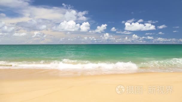 白色的沙岸上，在安达曼海普吉岛海滩泰国田园热带绿松石海滩