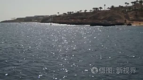 在埃及的海滩。度假村红海沿岸