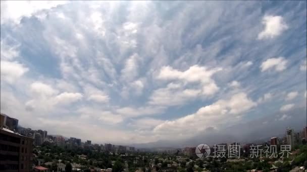 日出和云海在智利圣地亚哥视频