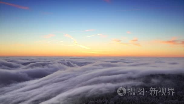 在山中日出