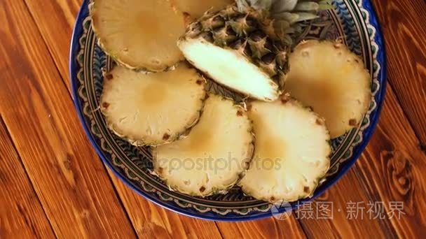 菠萝片旋转上亚洲菜
