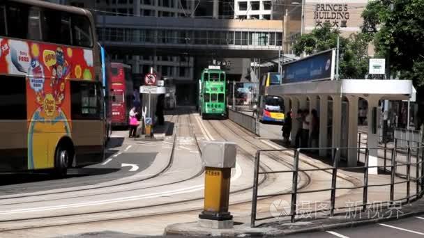 双层电车经过中国香港街视频