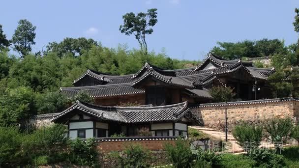 查看到阳东村在韩国庆州的历史建筑物视频