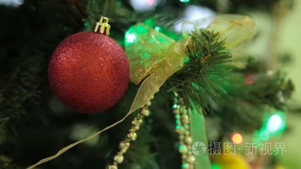 圣诞节和新年树装饰 花环和玩具