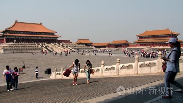 游客参观 Gugun 宫在北京，中国