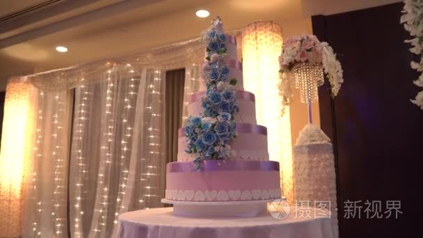 在婚礼宴会上的结婚蛋糕视频