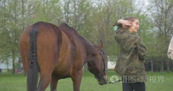 骑士和女朋友交流视频