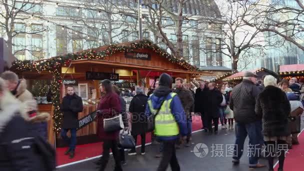 LONDON, ENGLAND  December 21 Chrismas Market and Shopping Stre