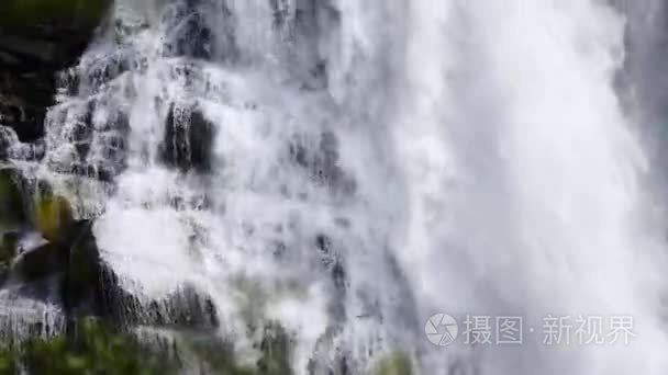 在夏天的山区河流瀑布视频