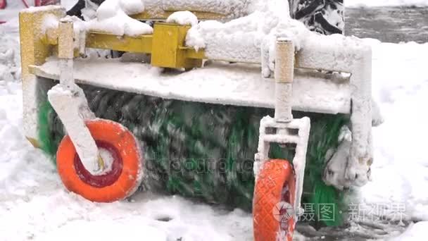 刷除雪机特写慢动作视频