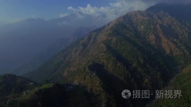 奔涌而山村视频