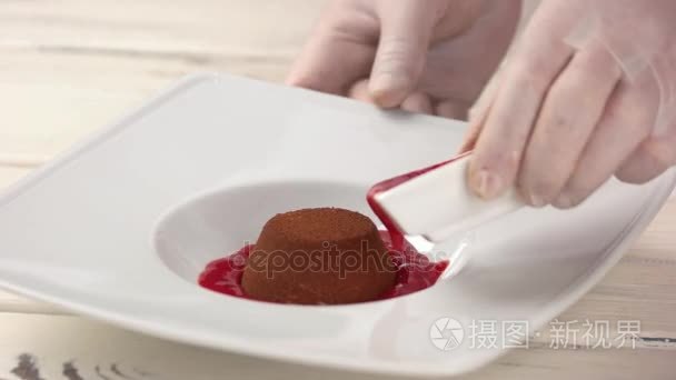 蛋糕配草莓汁视频