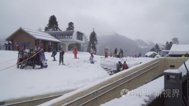 采矿和旅游业中心俄罗斯天然气工业股份公司滑雪场 Psekhako 脊股票录像视频